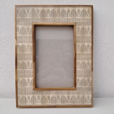 Marco de fotos vintage de azulejos ornamentados de madera maciza 6,5" x 8,5" Foto 1 de 4