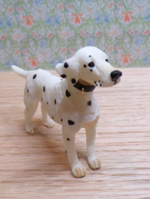 Casa de muñecas miniatura Dalmation con collar de Heidi Ott Foto 1 de 2