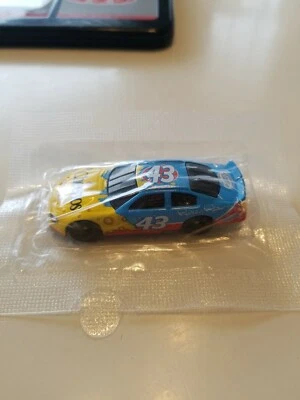 Coche fundido a presión Nascar #43 Petty Cheerios 2008 Foto 1 de 4