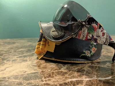 Gafas de sol Ed Hardy marco negro con estuche Foto 1 de 4