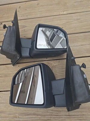 Espejos retrovisores laterales para conductor y pasajero Ford F150 2015-2020 OEM Foto 1 de 3