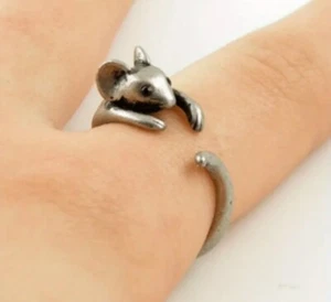 Fun Fashion Jewelry Silvertone Little Mouse Ring Sz 7 - Picture 1 of 10