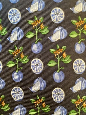 Longchamp Paris 领带水果主题 100% 真丝领带蓝色 — 第 1/3 张图片