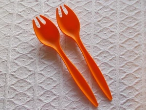 TUPPERWARE SALAD SERVERS / FOOD SERVER - ORANGE - RETRO/VINTAGE **LIKE NEW - Foto 1 di 4