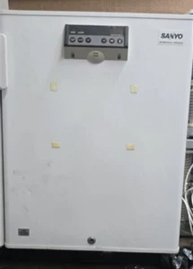 SANYO SF-L6111W BIOMEDICAL FREEZER. Powers ON and ICE COLD - Picture 1 of 3