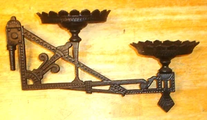 Antik JM Eisenkunst verziert Gusseisen Wandhalterung Doppel Öllampenhalter Schwenkarm - Bild 1 von 10
