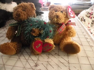 Ty Beanie Baby MERRY KISS-MAS Christmas Bears Wreath Our First Christmas. Cute!! - Picture 1 of 2