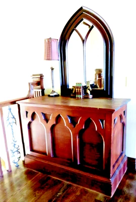 Antiguo gabinete de alter de catedral de nogal arquitectura gótica artesonados arcos Foto 1 de 4