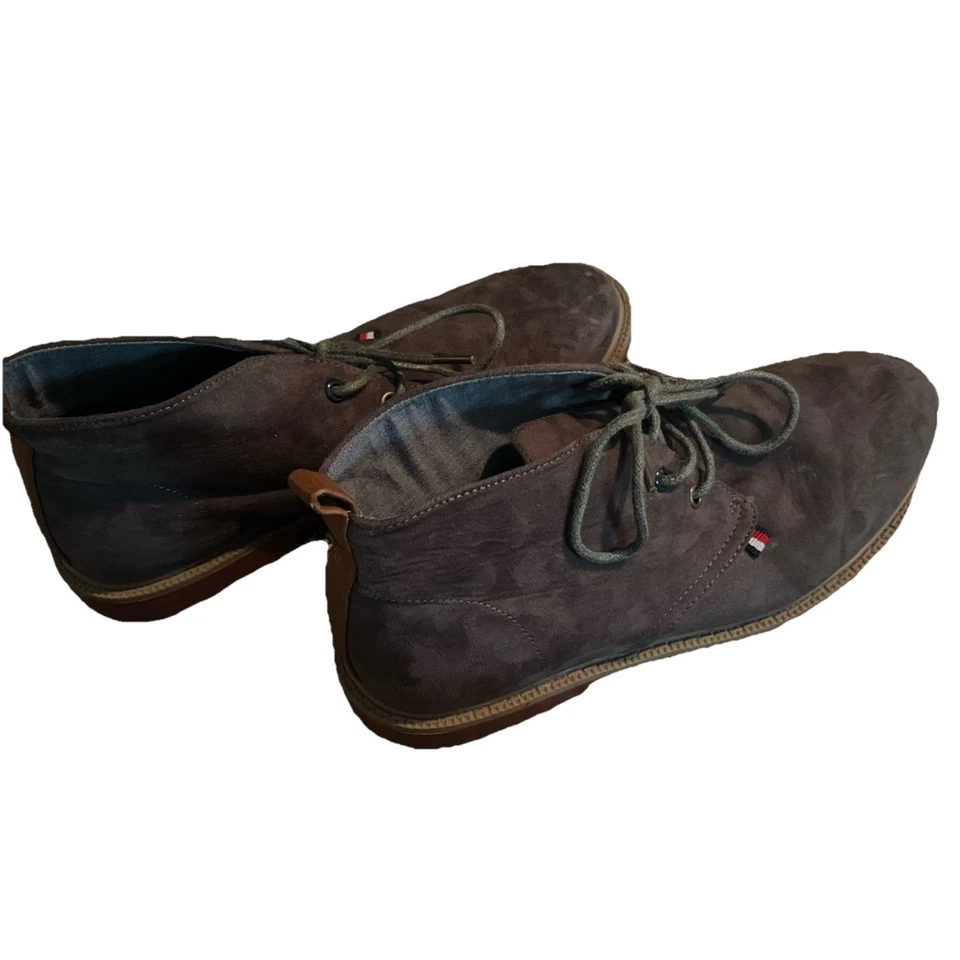 Tommy Hilfiger Michael Chuf8 Niños Gris Gamuza Botas Talla 4 Foto 1 de 4