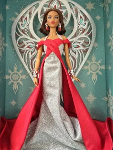 Barbie x Bob Mackie 2023 Holiday Angel Doll HJX12 neu ovp - Bild 1 von 6