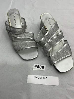 Sandalias sin cordones para mujer Croft & Barrow 8 M plateadas con tiras punta abierta tacón Foto 1 de 4