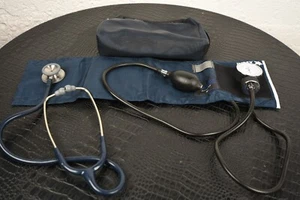 Estetoscopio 3M Littmann Classic II SE azul con esfigmomanómetro Match Mates - Imagen 1 de 9