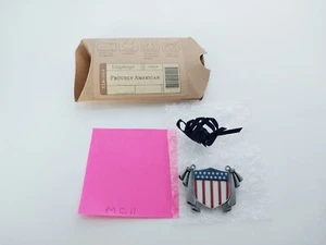 Longaberger 2003 Proudly American Pewter Emailled Shield Tie On Box - Bild 1 von 3