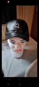 Ladies Hat - Picture 1 of 2
