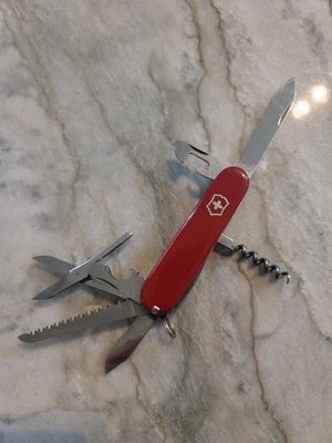Navaja suiza Victoria SAK Victorinox Huntsman pequeña 84 mm  Foto 1 de 4
