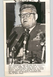 Retrato de colección 1961 del Jefe de Estado Mayor de la Fuerza Aérea General Curtis Lemay - Imagen 1 de 2