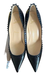 Christian Louboutin Tacones Altos Negros Tachonados Talla 37.5 (6.5US) Usado Excelente - Imagen 1 de 7