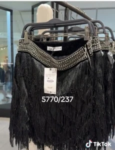 ZARA MINIGONNA DONNA NUOVA CON ETICHETTE FW23 NERA CON FRANGE E STRASS TAGLIA S 5770/237 - Foto 1 di 8