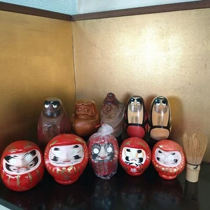 Vintage Japanese Wooden Daruma Dolls Set of 10 Traditional Handcraft Good Luck - Picture 1 of 23