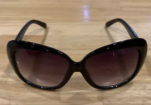 Franco Sarto Womens Sunglasses Black Frame Brown Square Oversized Gradient Lens - Picture 1 of 8