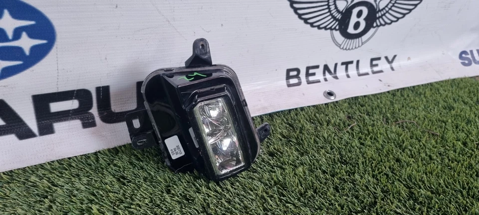 Faro antiniebla derecho pasajero derecho Cadillac CT6 2016-18 23422144 FABRICANTE DE EQUIPOS ORIGINALES Foto 1 de 4