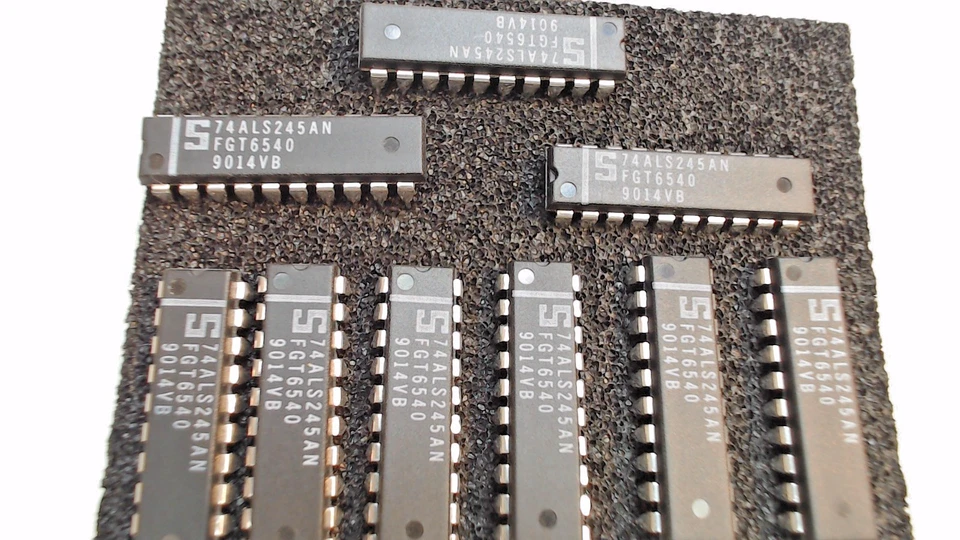 Lot of 50 Signetics 74ALS245AN Octal Bus Transceivers - 3-State - DIP-20 - NOS - Image 1 of 1