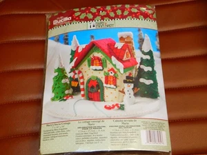 New BUCILLA Plaid Mary Engelbreit MARY'S SNOW COTTAGE Felt Kit #86162 OOP 2009 - Picture 1 of 4