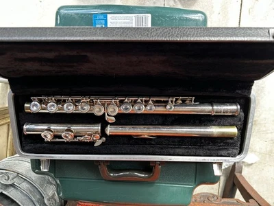 Selmer Bundy  4225 Flute Musical Instrument Silver Tone With Hard Carrying Case - Image 1 of 4