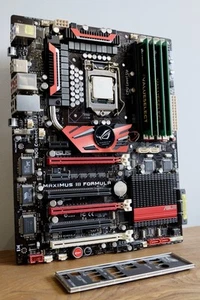 ASUS ROG Maximus III Formula 1156 Motherboard + i7 870 2.93 GHz + 16GB DDR3 1333 - Afbeelding 1 van 13