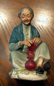 Vintage Old Woman Knitting - Seamstress - Sewing -Figurine (Unknown Maker) - Picture 1 of 10