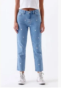 Pantalones de mezclilla para mujer Pacsun 27 Light Raining Daisy bordados tiro alto mamá 4 - Imagen 1 de 19