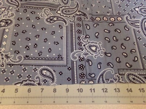 1 YD X 54" VINTAGE BANDANA BLUE/GRAY PAISLEY/HANKERCHIEF PATTERN/CRANSON #5544 - Picture 1 of 4