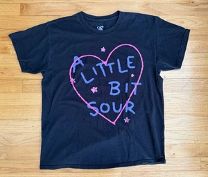 Olivia Rodrigo Shirt Large Black 2022 A Little Bit Sour Tour Heart Stars L - Picture 1 of 10