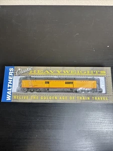 HO Walthers 932-10526 Milwaukee Road ACF 70’ Heavyweight Baggage Passenger Car - Picture 1 of 4
