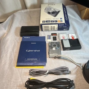 Sony Digital Camera Cyber-shot DSC-W30 6.0MP Tested + Battery, Charger & Memory - Picture 1 of 21