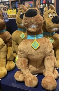 Peluche cane Universal Studios Scoobert Scooby Dooby Doo nuovo con etichetta - Foto 1 di 1