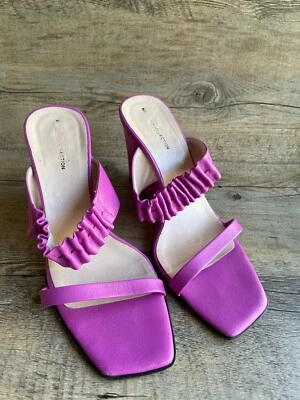 BCBG MAXAZRIA SANDALIAS DE CUÑA DE CUERO GENUINO TALLA 8 TACONES ~ CUERO LILA Foto 1 de 4