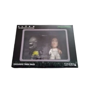 Alien The Nostromo Collection - Titans Vinyl Figures - Big Chap & Ripley - Picture 1 of 2