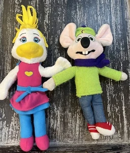 "Lote de 2 muñecas de peluche Helen Henny & Chuck E. Cheese rellenas de pizza de 10-12""" - Imagen 1 de 2