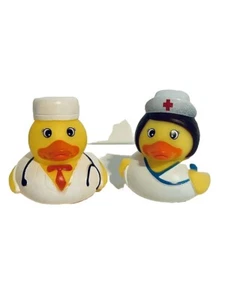 Set di 2 anatre in gomma medico/infermiere - - Foto 1 di 6