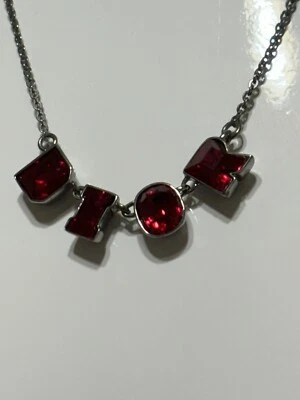 Antigo COLAR LOGOTIPO CRISTAL VERMELHO CHRISTIAN DIOR POR JOHN GALLIANO - Imagem 1 de 4