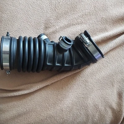 07-08 Manguera de admisión de aire del motor Infiniti G35 lado izquierdo del conductor OEM 16576-JK21B Foto 1 de 4