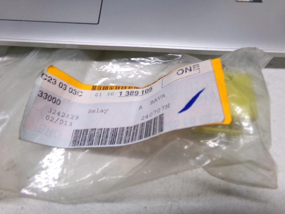 BMW Multi Purpose Relay - Genuine BMW 61361389105 - Image 1 of 1