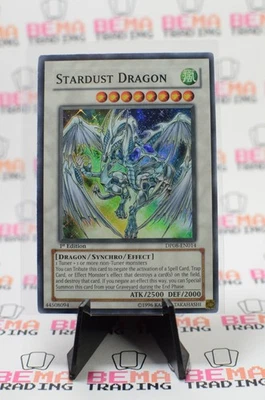 Stardust Dragon DP08-EN014 - Yusei - 1st Edition - Image 1 of 3