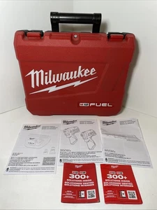 Estuche de transporte de plástico duro Milwaukee Tools SOLO para combustible M12 2553-22 (sin herramientas) - Imagen 1 de 8
