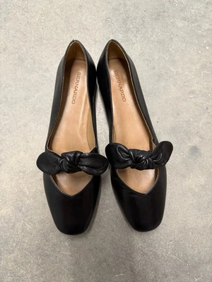 Zapatos planos de ballet de cuero Bernardo Gwynn negros talla 11 punta cuadrada arco Foto 1 de 4