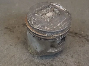 PISTON YAMAHA XS250 1977 1M0-11631-00 20273 - Imagen 1 de 4