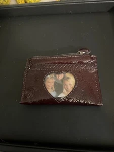 New Brighton Brown Patent Leather Heart Small Coin ID Credit Card Zip Top - Bild 1 von 2