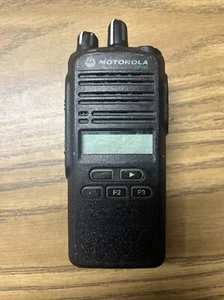 Motorola CP185 AAH03RDF9AA7AN Two Way Radio - Picture 1 of 7