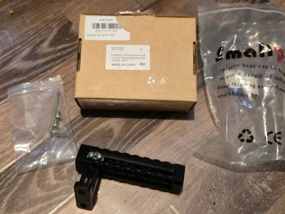 SmallRig Camera/Camcorder Action Stabilizing Universal Mounting Handle - 1984 - Image 1 of 4